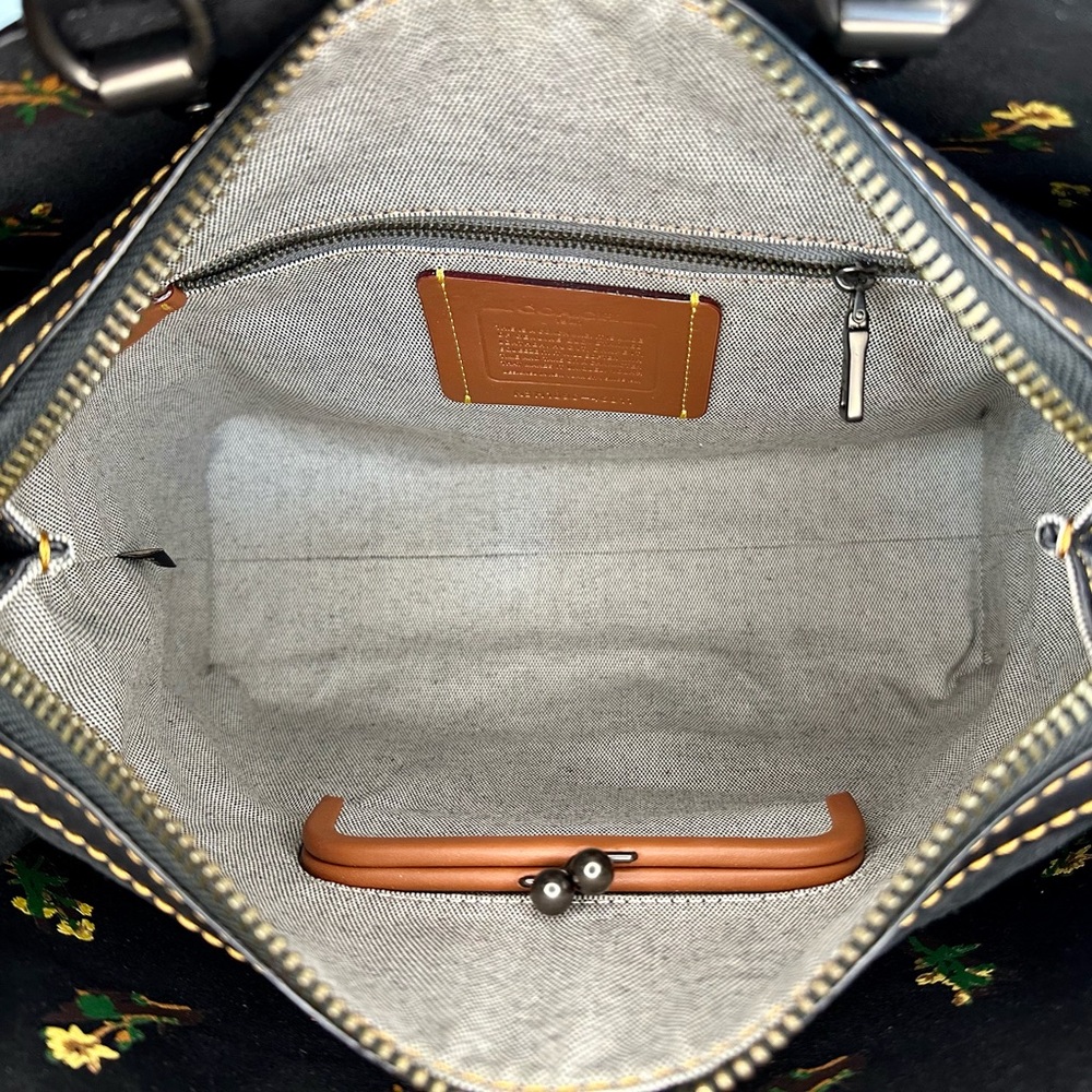 New Coach 1941 Rogue 30 With Pyramid Eye and Pyramid Charm - Picture 8 of 12